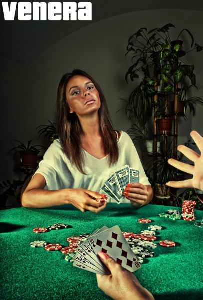 Девушки и покер