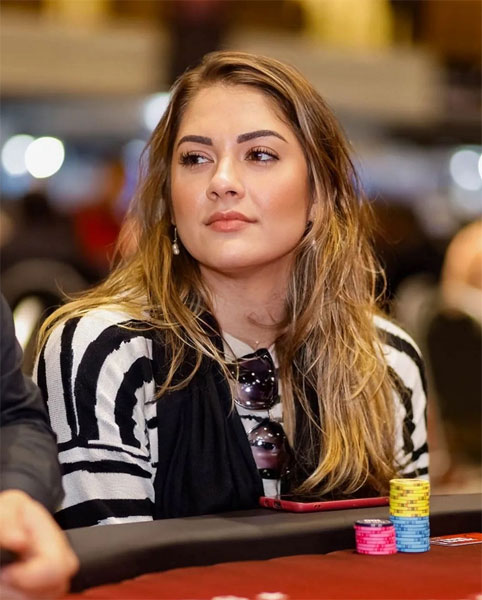 Fernanda Neves (Фернанда Невес) - Девушки и покер